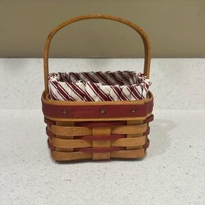 1993 Longaberger Valentine's Basket.  1993. Comes with liner & plastic protector